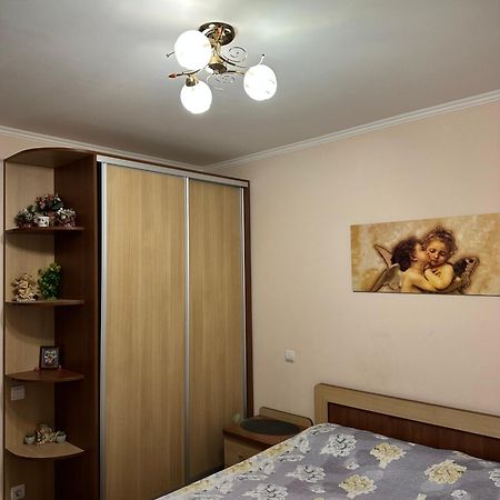 Comfortable Apartment In คีชีเนา ภายนอก รูปภาพ